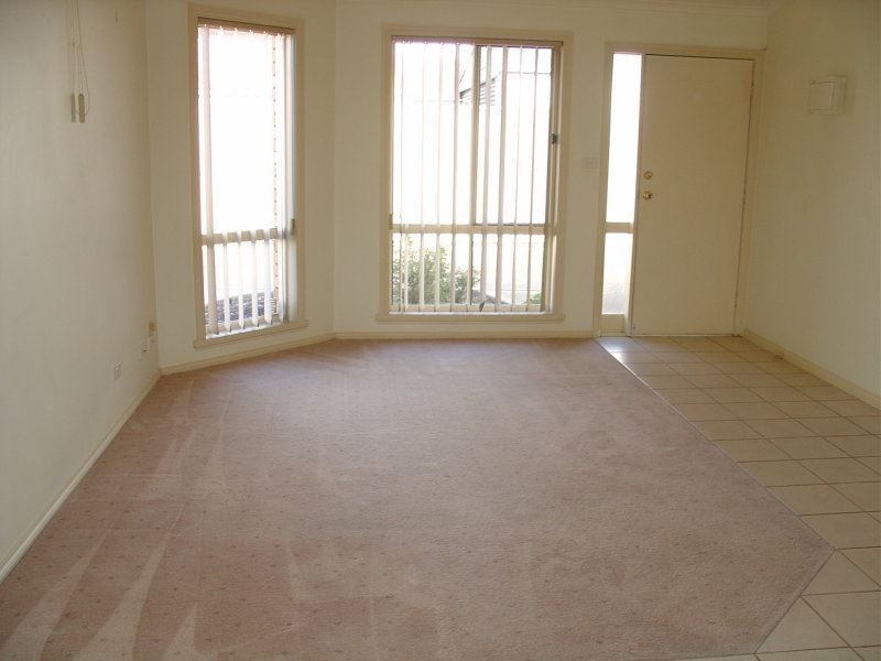 2/27 Hotham Crescent, Hoppers Crossing VIC 3029