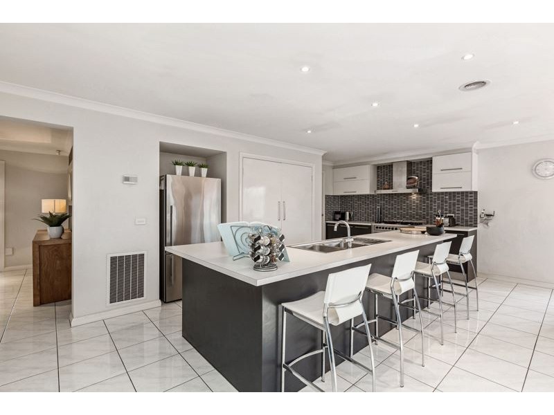 25 Inverell Parkway, Tarneit VIC 3029