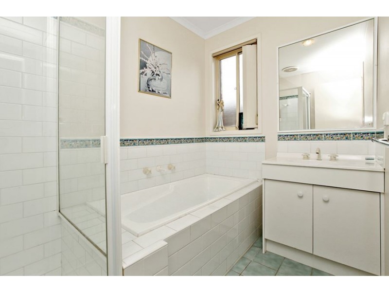 6 Guyenne Court, Hoppers Crossing VIC 3029