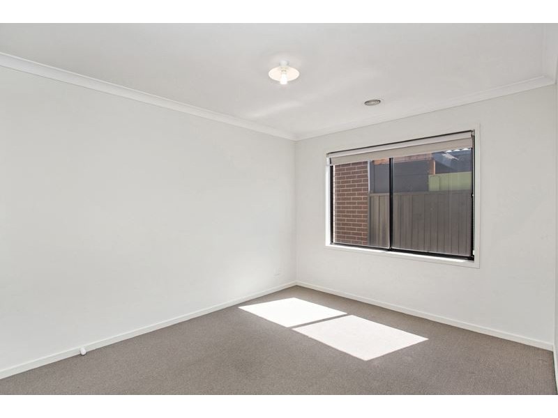 9 Woburn Crescent, Wyndham Vale VIC 3024