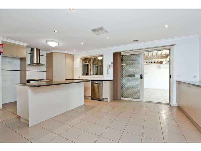 37 Jade Crescent, Wyndham Vale VIC 3024