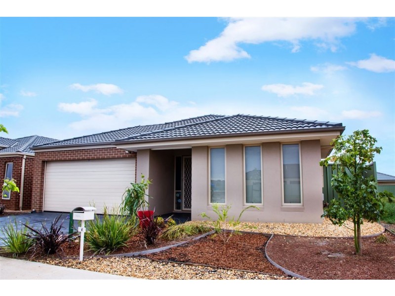 4 Barrus Grove, Wyndham Vale VIC 3024