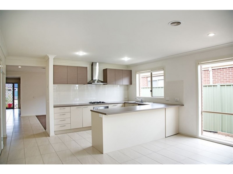 4 Barrus Grove, Wyndham Vale VIC 3024