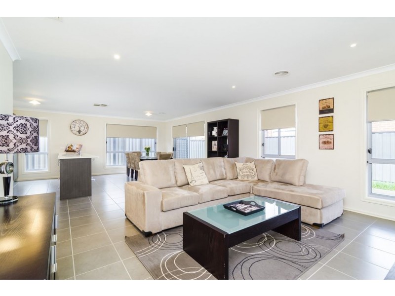 6 Regal Road, Point Cook VIC 3030