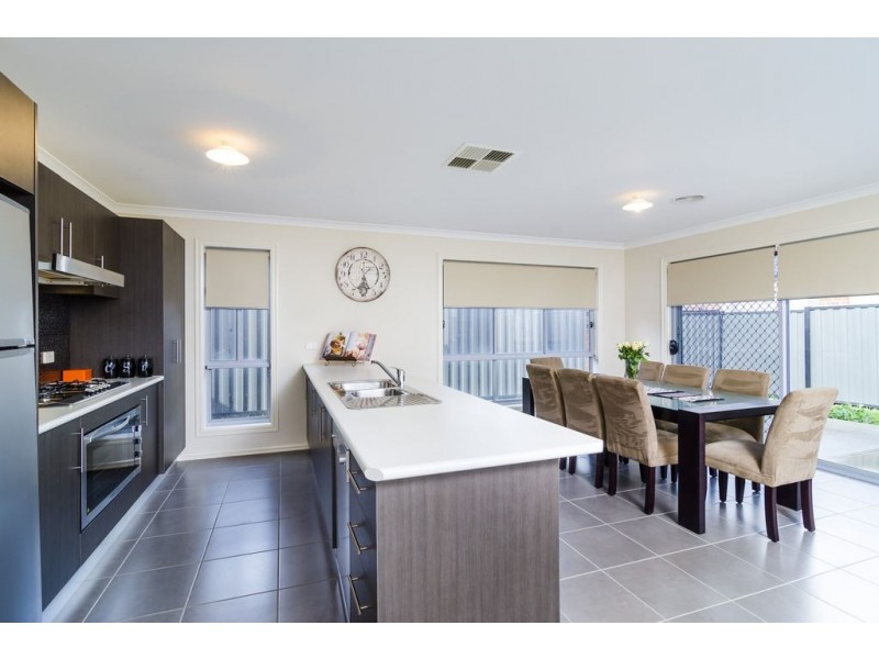 6 Regal Road, Point Cook VIC 3030