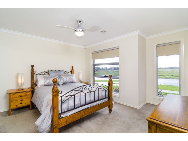 6 Regal Road, Point Cook VIC 3030