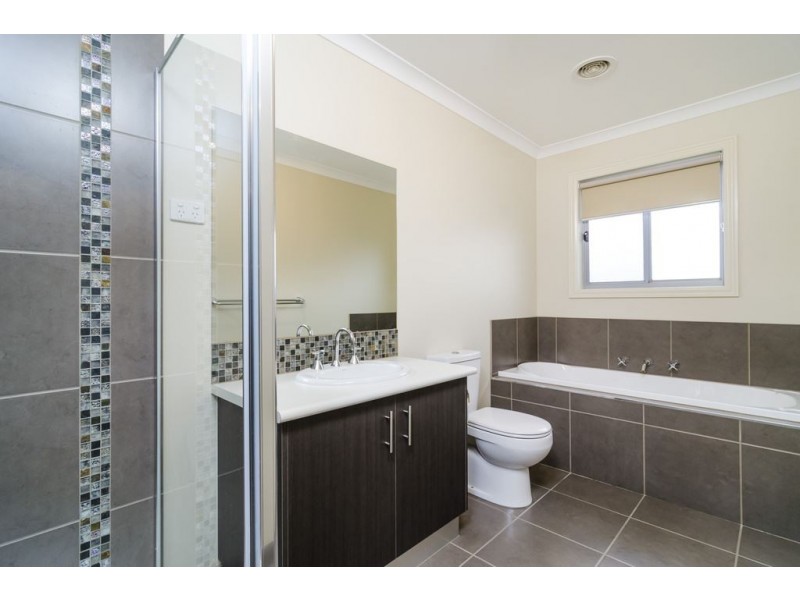 6 Regal Road, Point Cook VIC 3030