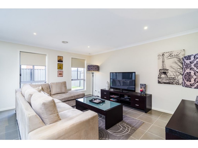 6 Regal Road, Point Cook VIC 3030