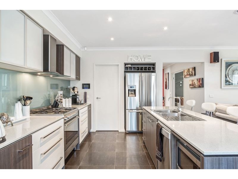 9 Serene St, Tarneit VIC 3029