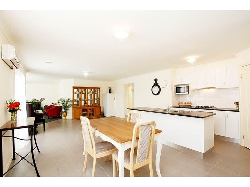 4 Opperman Place, Point Cook VIC 3030