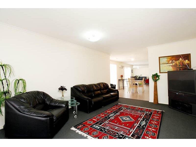 4 Opperman Place, Point Cook VIC 3030