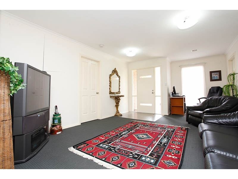 4 Opperman Place, Point Cook VIC 3030