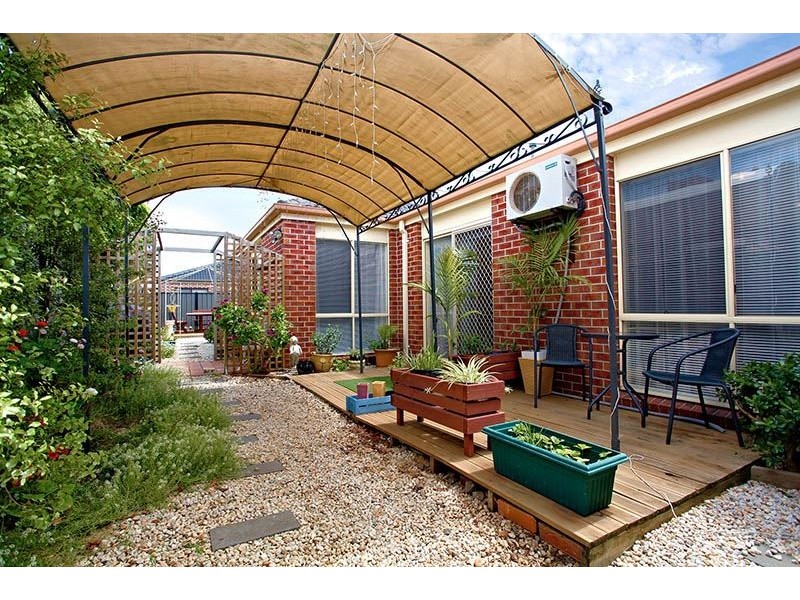 4 Opperman Place, Point Cook VIC 3030