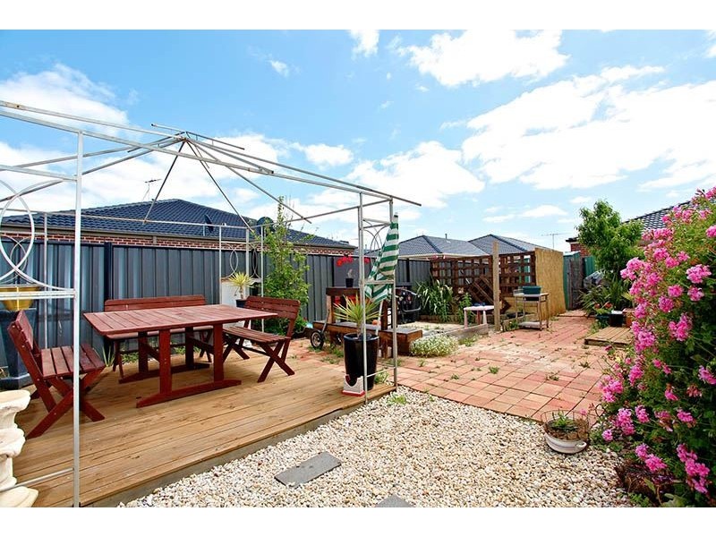 4 Opperman Place, Point Cook VIC 3030