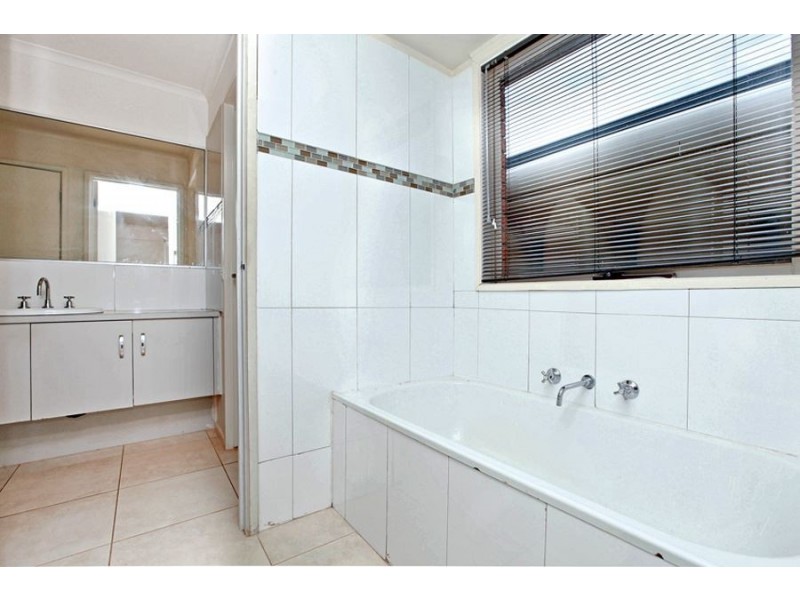 13 Kingfisher Court, Werribee VIC 3030