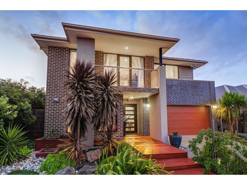 8 Pearce Circuit, Point Cook VIC 3030