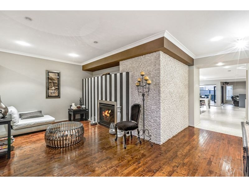 8 Pearce Circuit, Point Cook VIC 3030