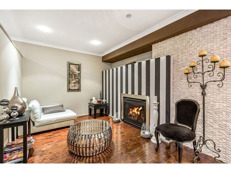 8 Pearce Circuit, Point Cook VIC 3030