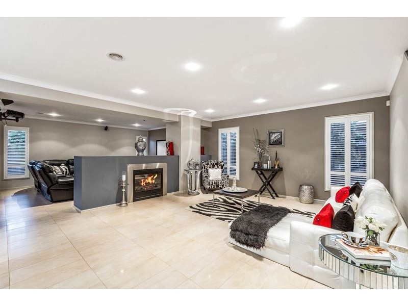 8 Pearce Circuit, Point Cook VIC 3030