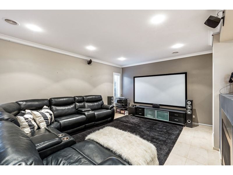 8 Pearce Circuit, Point Cook VIC 3030