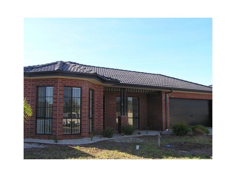 9 Shakespeare Grove, Truganina VIC 3029