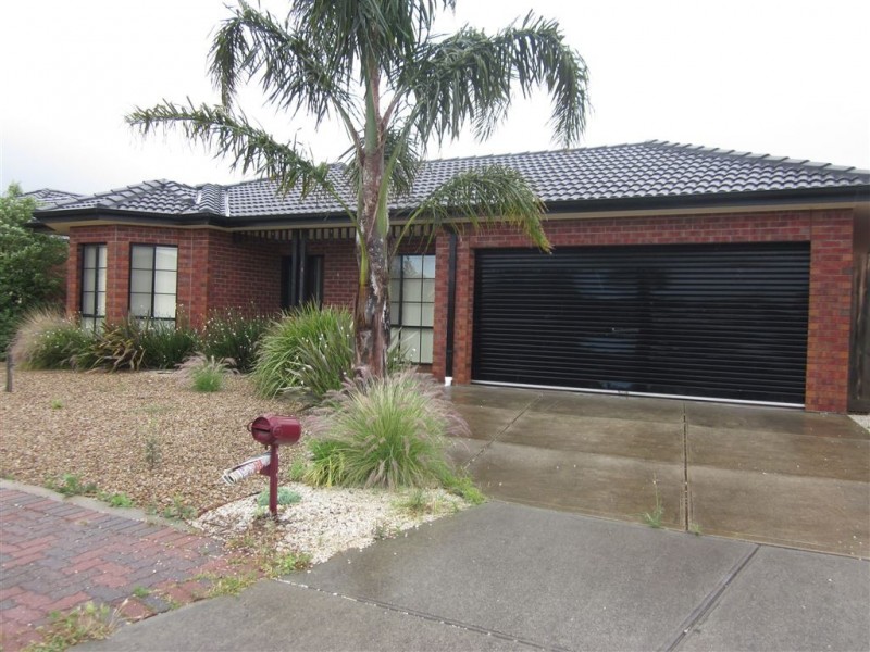 9 Shakespeare Grove, Truganina VIC 3029