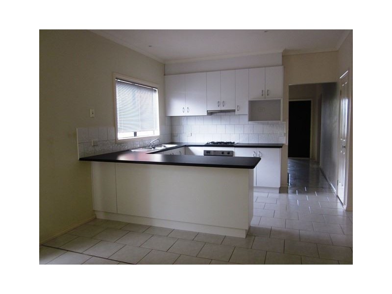 9 Shakespeare Grove, Truganina VIC 3029