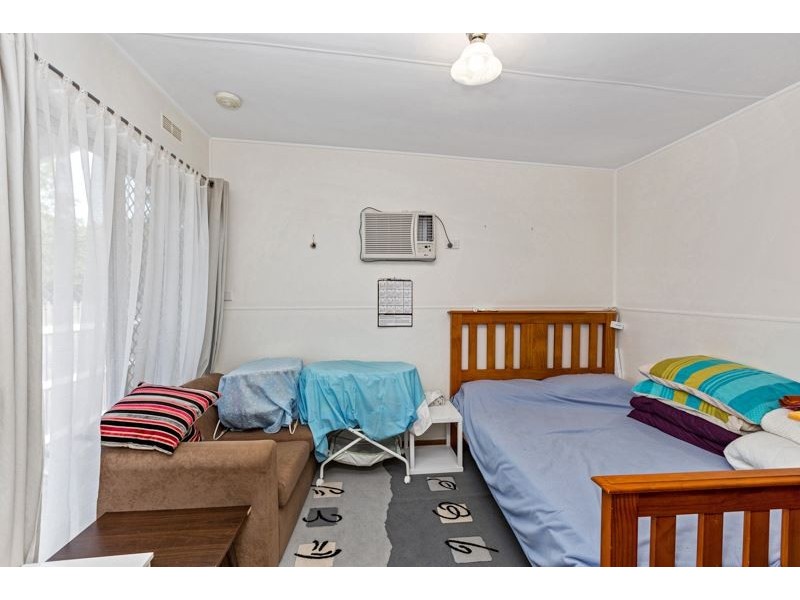 27 Swan Street, Werribee VIC 3030