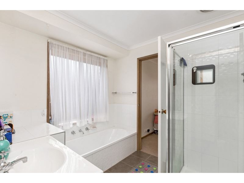 27 Swan Street, Werribee VIC 3030