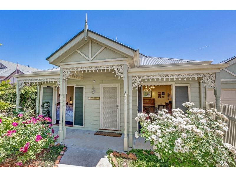 34 Sumner Crescent, Point Cook VIC 3030