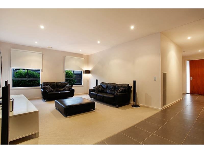 27 Butterfly Boulevard, Tarneit VIC 3029