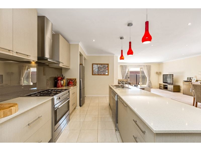 37 Eagleridge Promenade, Tarneit VIC 3029