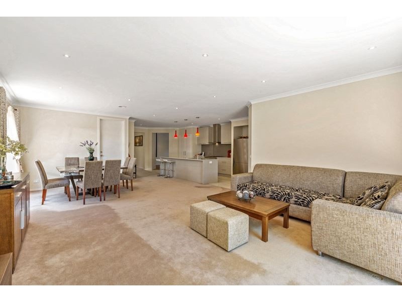 37 Eagleridge Promenade, Tarneit VIC 3029