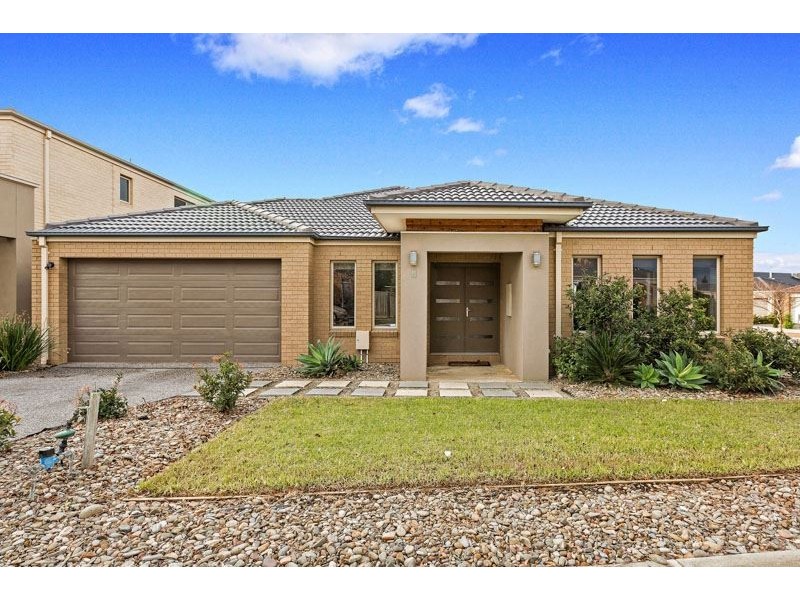 2 Grandiflora Grove, Point Cook VIC 3030