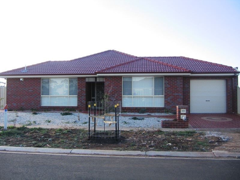 1/1 Lady Penrhyn Drive, Wyndham Vale VIC 3024