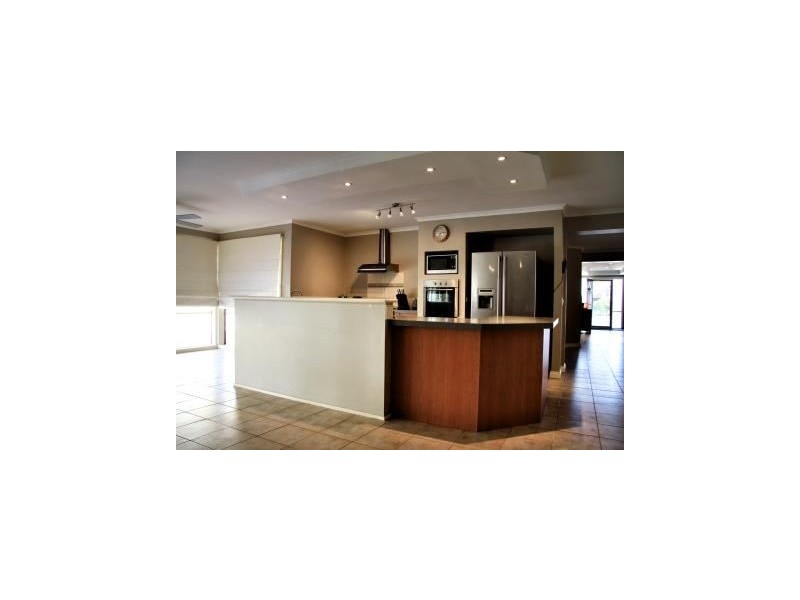 14. Ribera Ct, Werribee VIC 3030