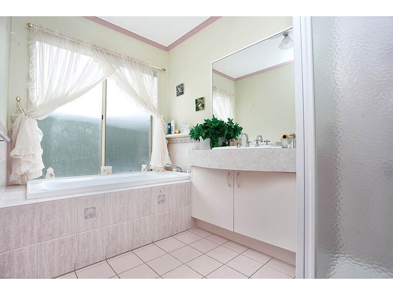 6 Bronte Court, Wyndham Vale VIC 3024