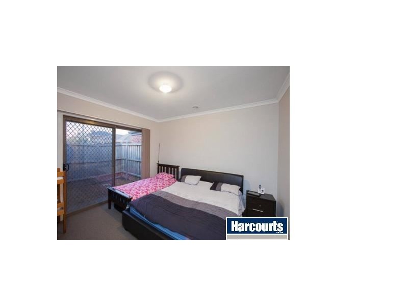 8 Latte Walk, Point Cook VIC 3030