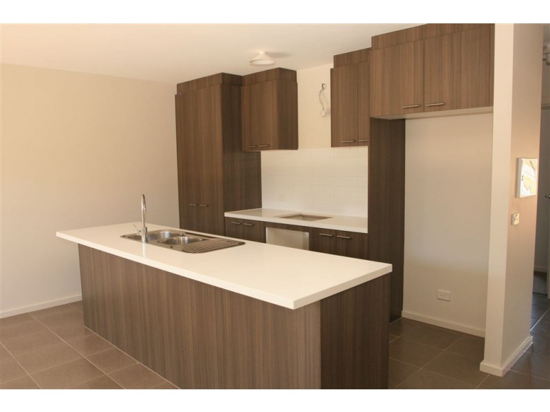 2/1-5 Thomas Carr Drive, Tarneit VIC 3029