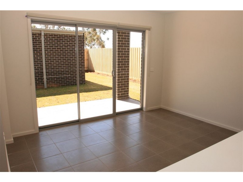 2/1-5 Thomas Carr Drive, Tarneit VIC 3029