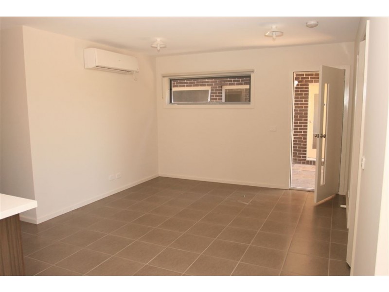 2/1-5 Thomas Carr Drive, Tarneit VIC 3029