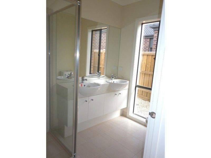 288 Saltwater Promenade, Point Cook VIC 3030