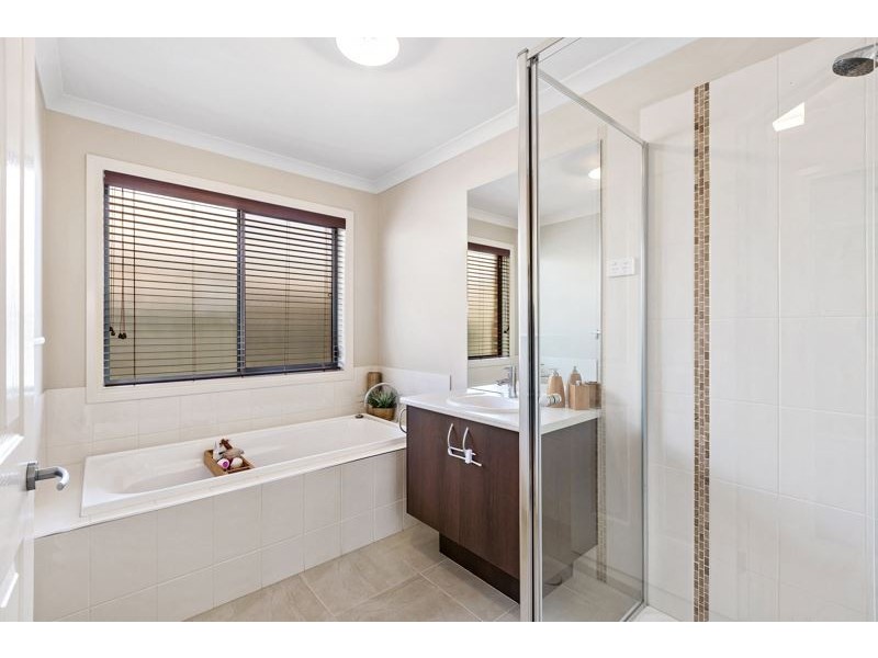 31 Brockwell Crescent, Wyndham Vale VIC 3024