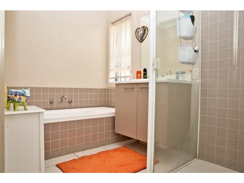 16 Urban Drive, Williams Landing VIC 3027