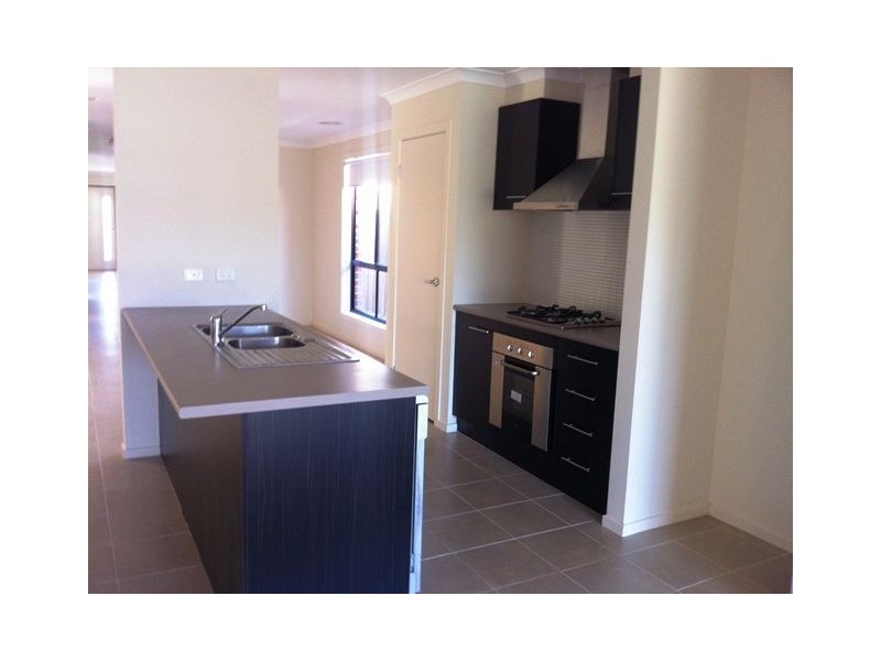 115 Swamphen Drive, Williams Landing VIC 3027
