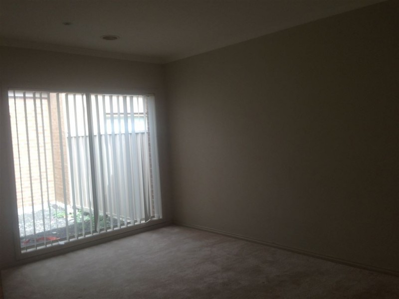 2/4 Assumption Close, Truganina VIC 3029