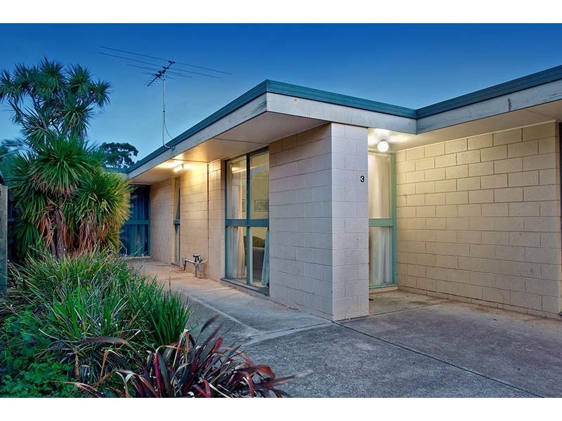 3/4 Tyrone street, Werribee VIC 3030
