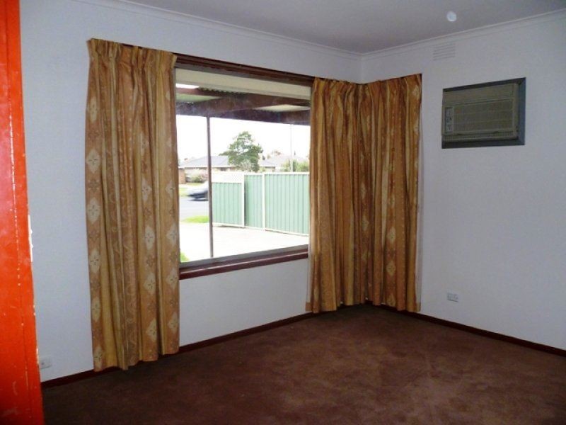 71 Heaths Rd, Hoppers Crossing VIC 3029