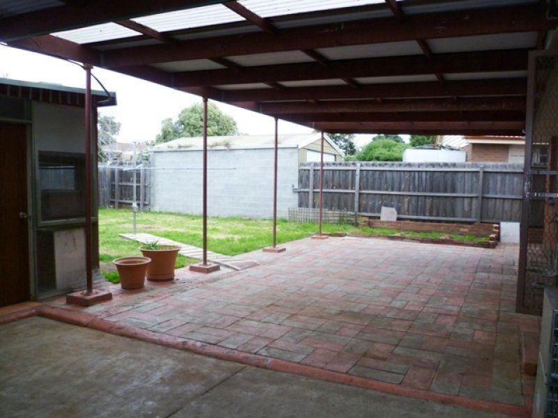 71 Heaths Rd, Hoppers Crossing VIC 3029