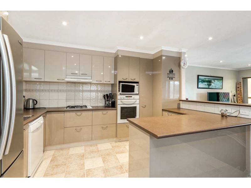 9 Clay Ave, Hoppers Crossing VIC 3029